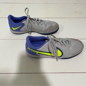 Youth Nike Tiempo indoor soccer/futsal shoes